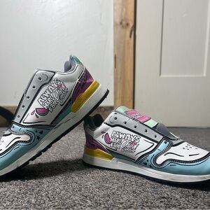 Warner Bros. Looney Tunes Lola Rabbit Women’s Tennis Shoes Sneakers Y2K 90s